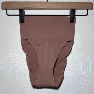 SKIMS Core Control Brief in Sienna